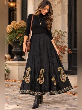 Soho Compagnie NWT Black Embroidered Paisley Boho Maxi Skirt Size L